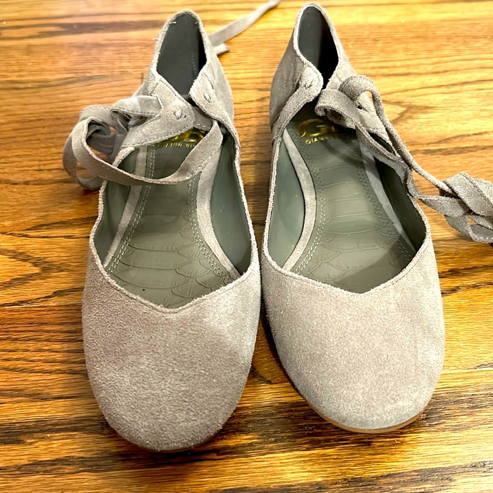 Brand new Gianni Bini flats.